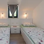 Вилла Mir - Makarska By Guide Krivodol