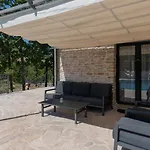 Mir - Makarska By Guide * Krivodol