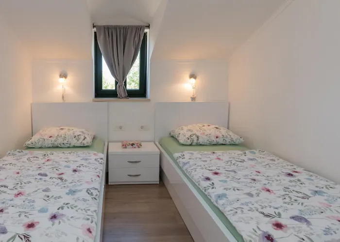 Villa Mir - Makarska By Guide Krivodol