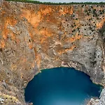 Mir - Makarska By Guide