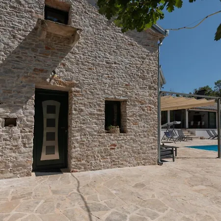 ヴィラ Mir - Makarska By Guide Krivodol